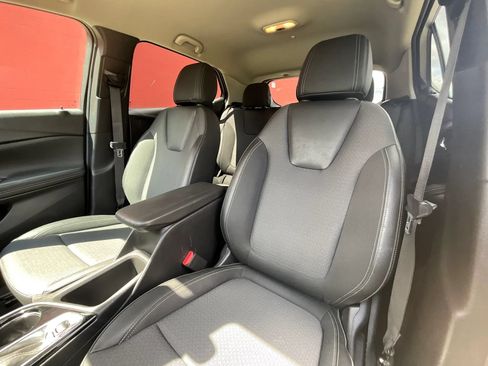Used 2025 Buick Encore GX Preferred AWD/4WD image 10