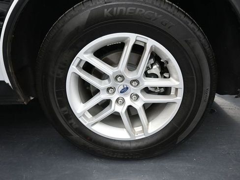 Used 2025 Ford Explorer Active image 11