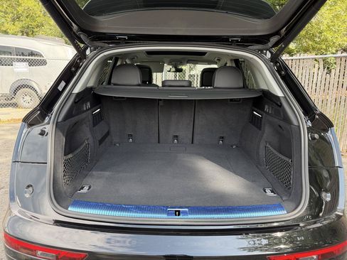Used 2025 Audi Q5 e Premium AWD/4WD image 17