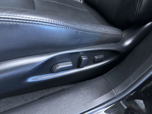 Used 2016 INFINITI Q70 3.7 AWD/4WD image 14