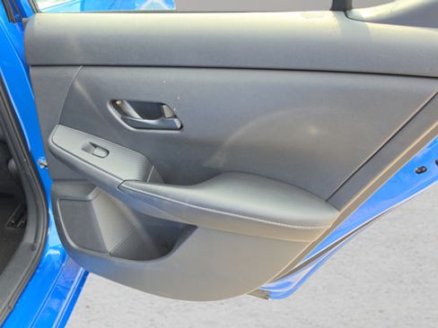 Used 2025 Nissan Sentra SV FWD image 31