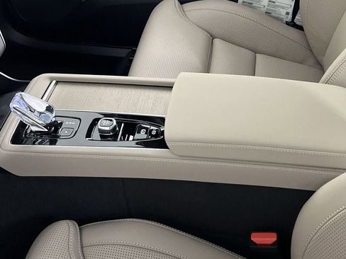 New 2026 Volvo XC90 T8 Ultra w/ Protection Package image 20