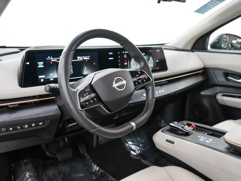 Used 2023 Nissan Ariya AWD image 27