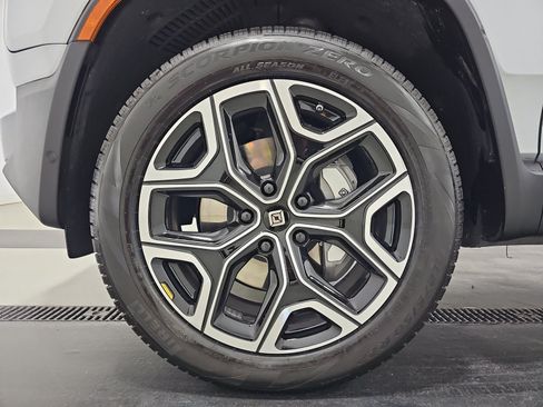 Used 2023 Rivian R1T Adventure AWD/4WD image 9
