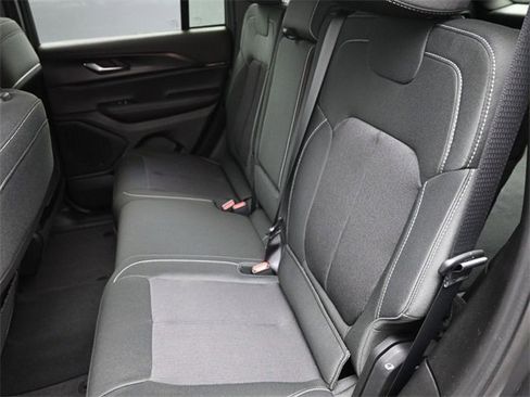 New 2025 Jeep Grand Cherokee Laredo image 17
