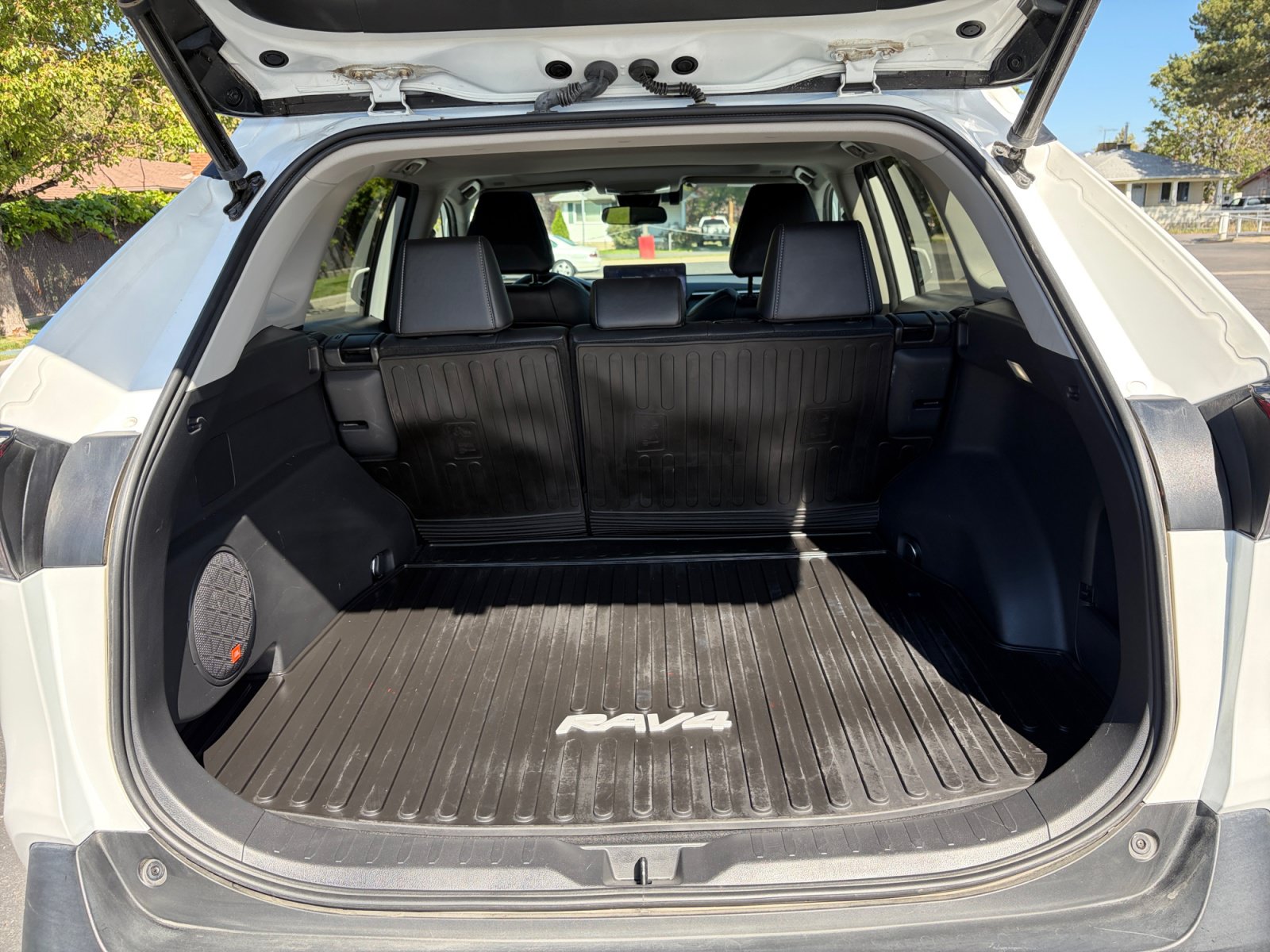 Used 2023 Toyota RAV4 XLE Premium AWD/4WD image 26