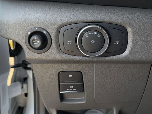 New 2025 Ford Transit 250 148 Medium Roof image 50