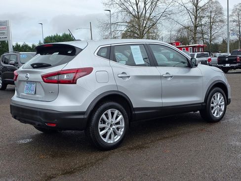 Used 2022 Nissan Rogue Sport S image 25