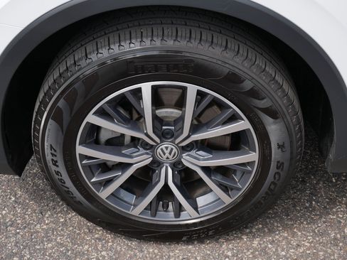 Used 2020 Volkswagen Tiguan SE w/ 3rd Row Seat Package AWD/4WD image 15