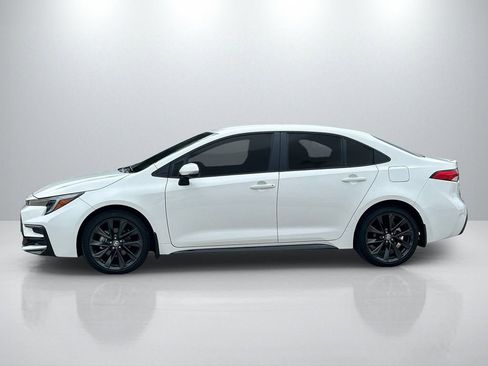 Certified 2026 Toyota Corolla SE w/ SE Package FWD image 8