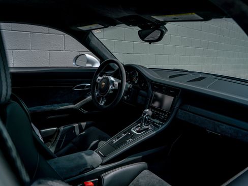Used 2016 Porsche 911 GT3 RWD image 8