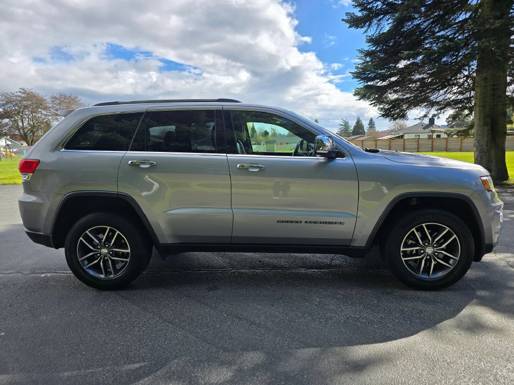 Used 2017 Jeep Grand Cherokee Limited w/ Luxury Group II AWD/4WD image 7