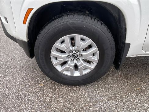 Used 2022 Nissan Frontier SV image 10