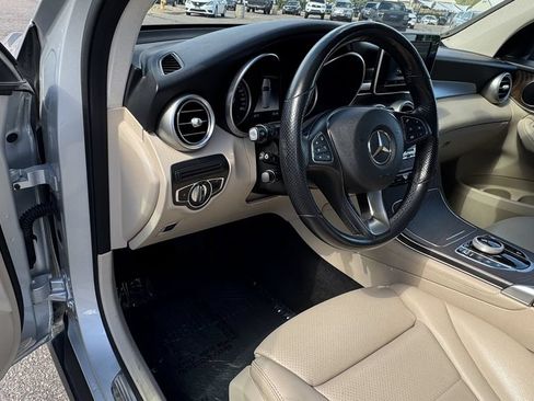 Used 2019 Mercedes-Benz GLC 300 4MATIC image 22