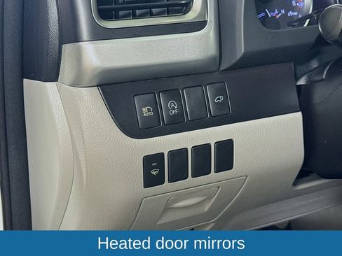 Used 2018 Toyota Highlander Plus FWD image 11