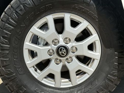 Used 2025 Toyota Tacoma SR5 RWD image 9