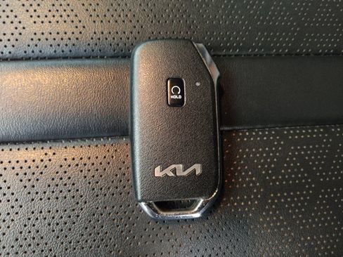 Used 2023 Kia Sorento S FWD image 32