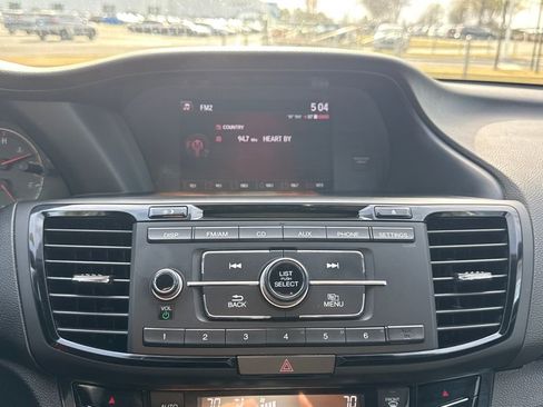 Used 2017 Honda Accord Sport image 23