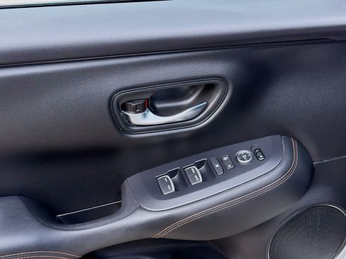 Used 2025 Honda HR-V EX-L image 16