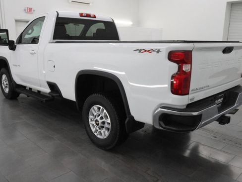 Used 2022 Chevrolet Silverado 2500 LT w/ Convenience Package image 6