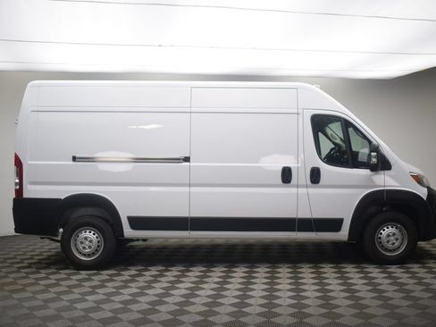 New 2026 RAM ProMaster 2500 w/ Convenience Group FWD image 4