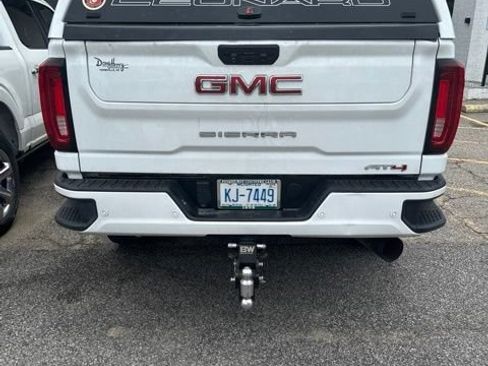 Used 2022 GMC Sierra 2500 AT4 w/ AT4 Premium Plus Package AWD/4WD image 4