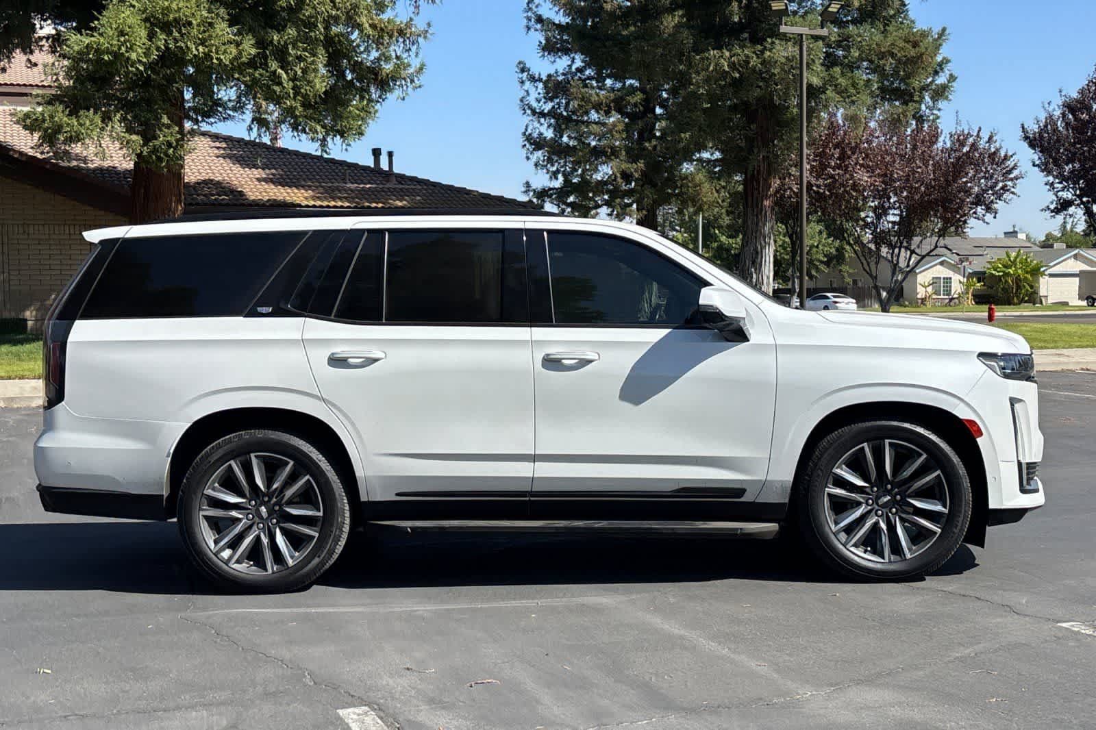 Used 2021 Cadillac Escalade Sport w/ Driver Assist Tech Package AWD/4WD image 9