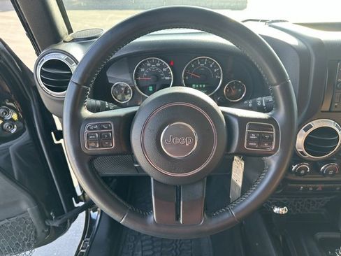 Used 2016 Jeep Wrangler Unlimited Rubicon w/ Connectivity Group image 7