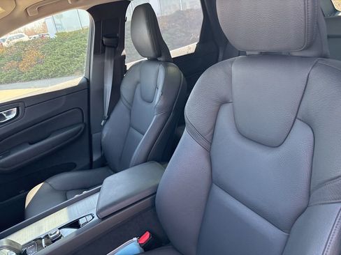 Certified 2025 Volvo XC60 B5 Plus AWD/4WD image 14