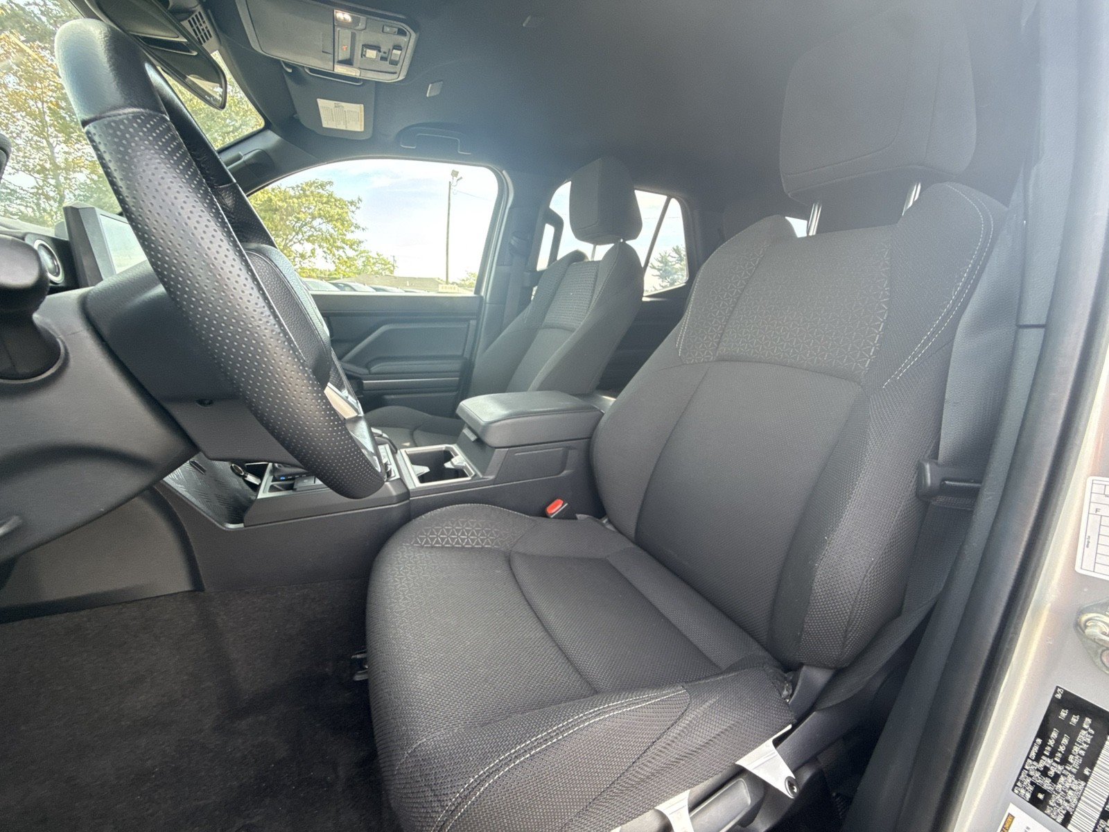 Used 2025 Toyota 4Runner SR5 AWD/4WD image 9
