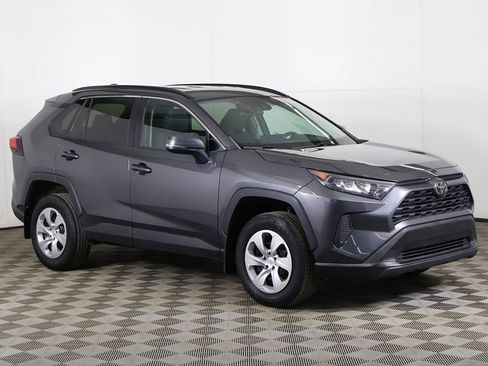 Used 2019 Toyota RAV4 LE image 2