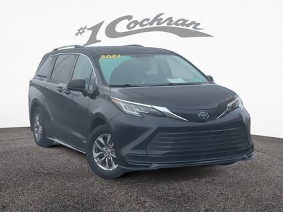Used 2021 Toyota Sienna LE w/ LE Plus Package