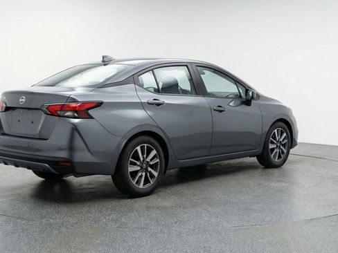 Used 2025 Nissan Versa SV image 9