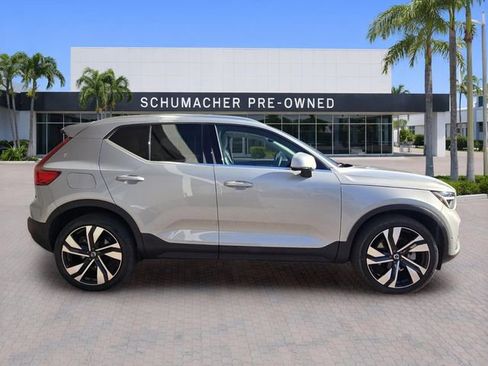 Used 2023 Volvo XC40 B5 Plus w/ Driver Assist Package AWD/4WD image 8