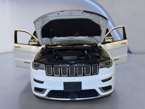Used 2018 Jeep Grand Cherokee Summit AWD/4WD image 10