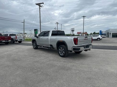 Used 2023 GMC Sierra 3500 SLT w/ SLT Preferred Package image 8