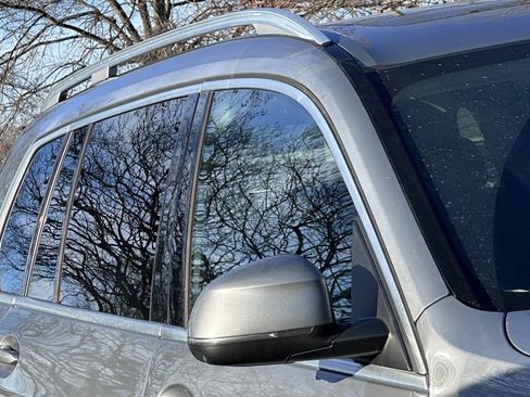 Used 2023 BMW X7 xDrive40i w/ Premium Package image 3