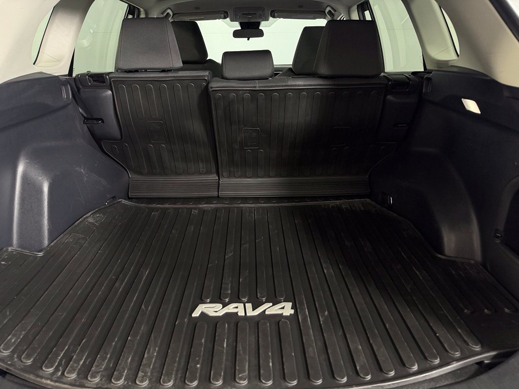 Used 2025 Toyota RAV4 XLE AWD/4WD image 25