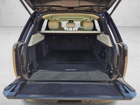 Used 2025 Land Rover Range Rover SE AWD/4WD image 6