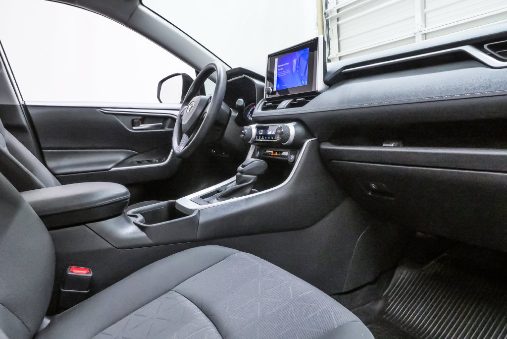 Used 2024 Toyota RAV4 XLE w/ Convenience Package FWD image 13