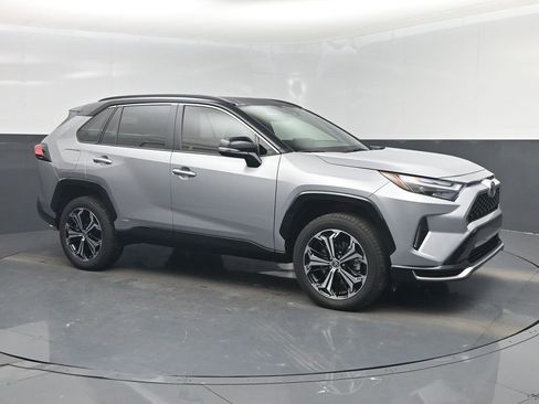 Used 2025 Toyota RAV4 XSE image 1