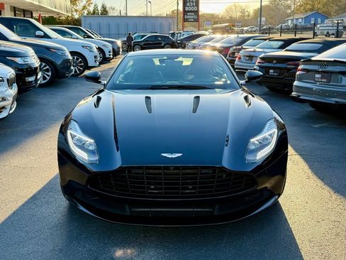 Used 2018 Aston Martin DB11 V12 image 3