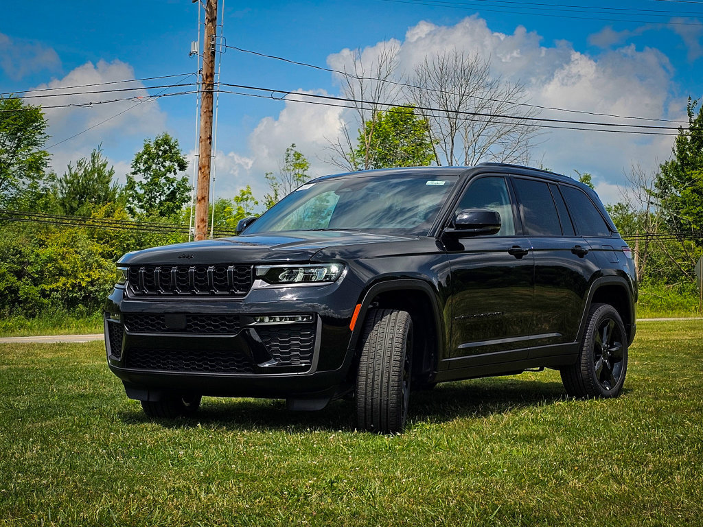 New 2026 Jeep Grand Cherokee Limited w/ Limited Altitude Package AWD/4WD image 7