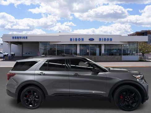 Used 2022 Ford Explorer ST w/ Equipment Group 401A AWD/4WD image 2