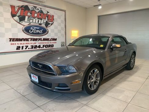 Used 2014 Ford Mustang Premium image 2