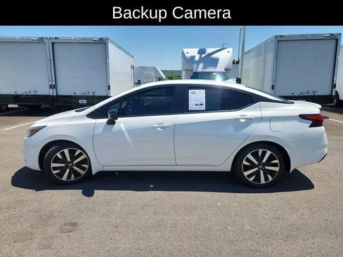 Used 2021 Nissan Versa SR w/ Convenience Package FWD image 4
