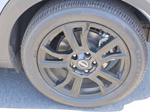 Used 2024 Nissan Kicks SV FWD image 9