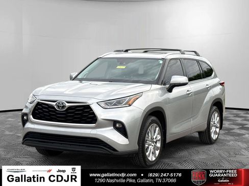 Used 2020 Toyota Highlander Limited AWD/4WD image 1