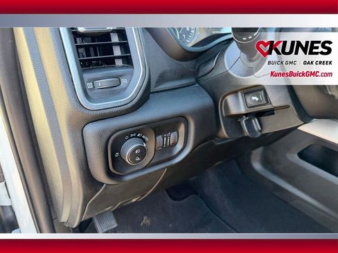 Used 2024 RAM 2500 Laramie image 10