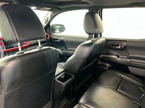 Used 2019 Toyota Tacoma TRD Sport w/ TRD Premium Sport Package image 20